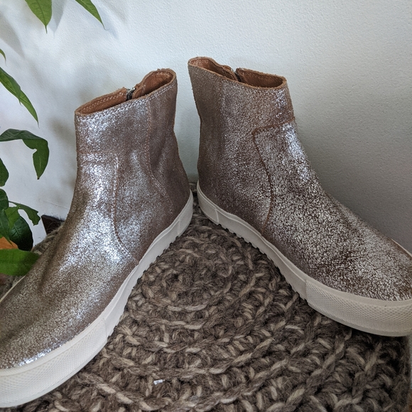 Frye Gia Lug Zip Bootie Silver Multi 9.5 - Picture 6 of 8